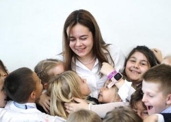 Школьникам воссоединенных регионов напомнили о традициях празднования Нового года в России