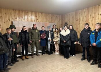 Работники прокуратуры Генического района провели патриотическую встречу со школьниками