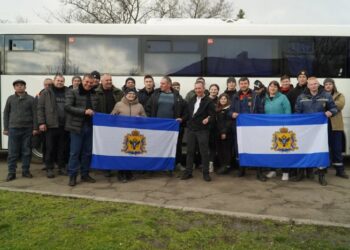 Сводный отряд херсонской молодежи отправился на ликвидацию последствий ЧС с разливом мазута в Керченском проливе